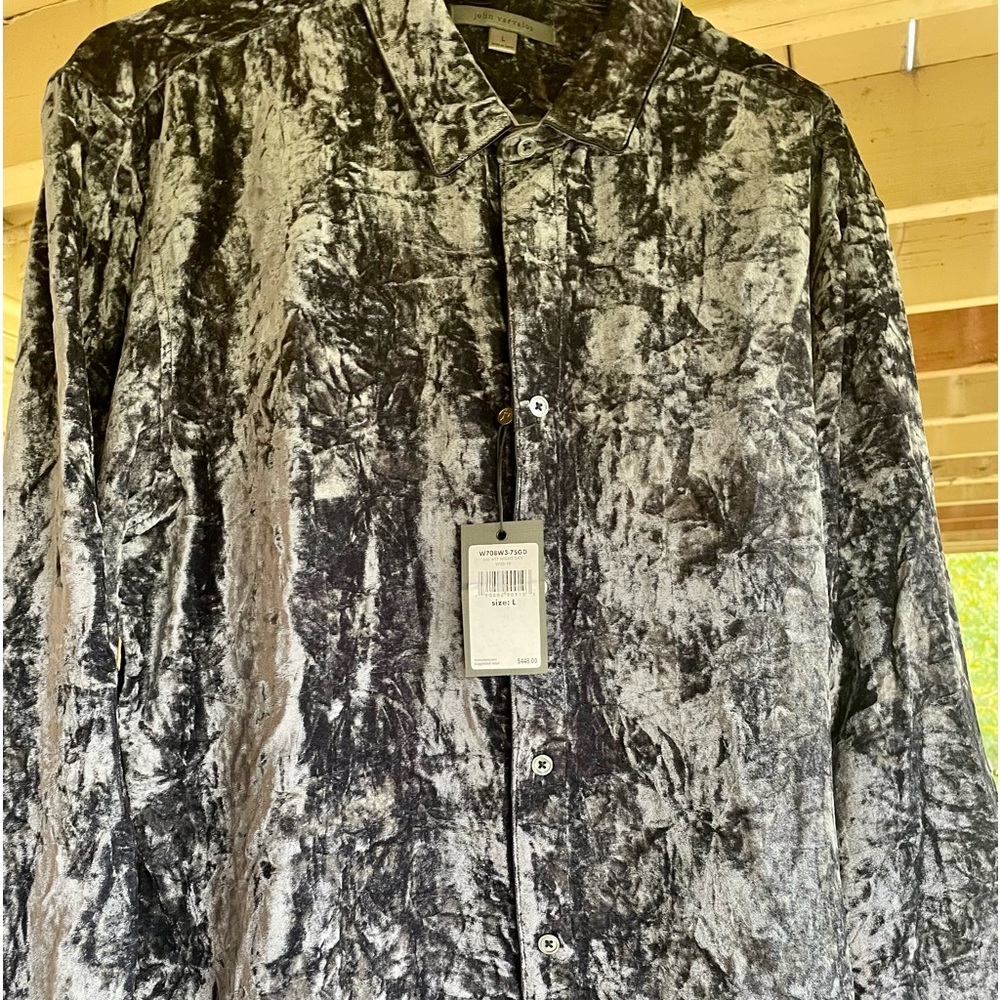 Probably the coolest shirt I’ve never worn and paid out the a$$ for. 🤷🏼‍♂️